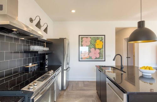 Historic Edgefield Hotel | Deluxe Four-Bedroom Suite + Balcony | The Carter