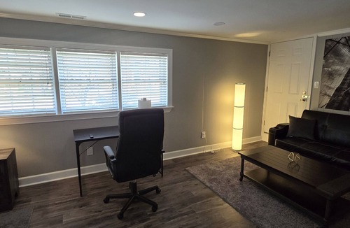 Northeast Raleigh House | Deluxe! New Apt Loft Near Downtown – Ready for Families and Business Travelers.
