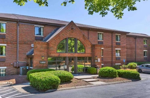 Cary Apartment | Deluxe Studio at Extended Stay Cary 6