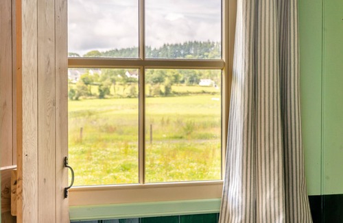 Lampeter House | Derry Ormond Halt - One Bedroom House, Sleeps 2