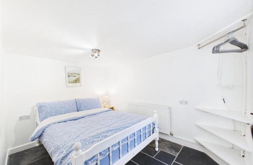 Egloshayle House | Detached Cornish Cottage in lovely location