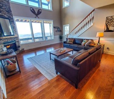 Boone House | Deuces Wild