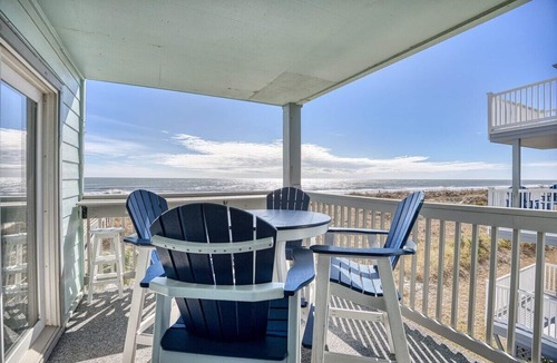 Ash Condo | Direct Ocean Front 3BR 2BA Dog Friendly OCEANFRONT beachfront dogs allowed