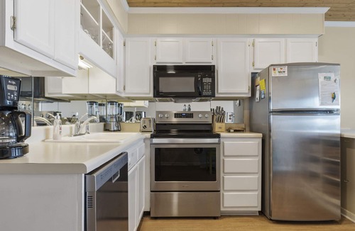 Morehead City Condo | DIRECT OCEANFRONT, UDPATED CONDO WITH AMAZING VIEWS!