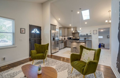 Shelby Hills House | *DISCOUNT* City Views,1.5MI to Broadway, Sleeps 10