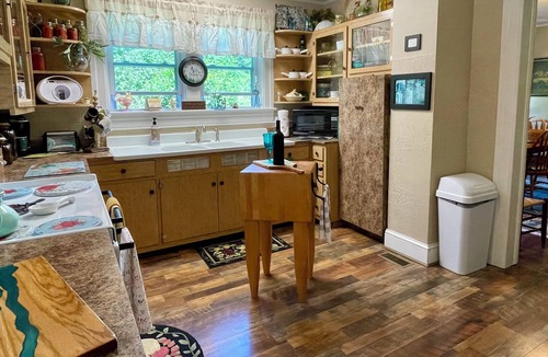 Creston Other | Discount Summer Stays! Cozy, Family Friendly Riverside Farmhouse on Acreage!