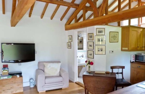 Ryde Cabin | Discover The Springs in Ryde