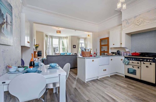 Swanage House | Dizzy Heights Spacious Swanage House Sleeps 10