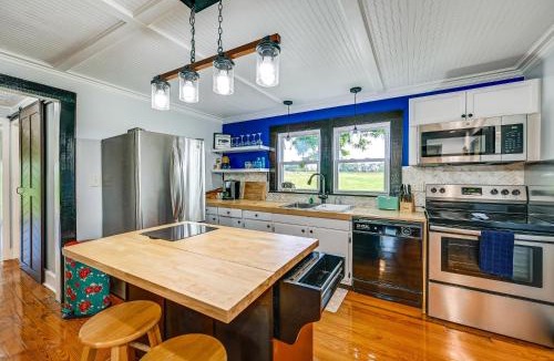 Elkin House | Dobson Farmhouse with Scenic Porch - Near Vineyards!