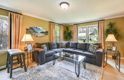 Roanoke Rapids House | Dock and Kayaks Lakefront Roanoke Rapids Home