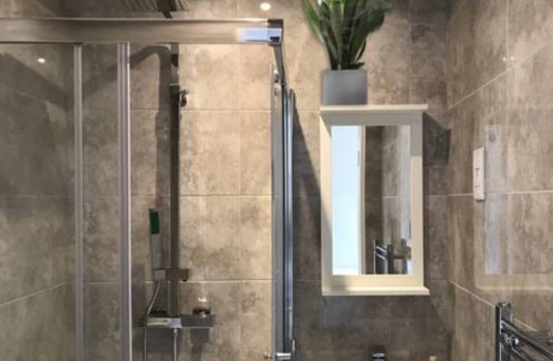 Bootle Hotel | Dockside Lodge