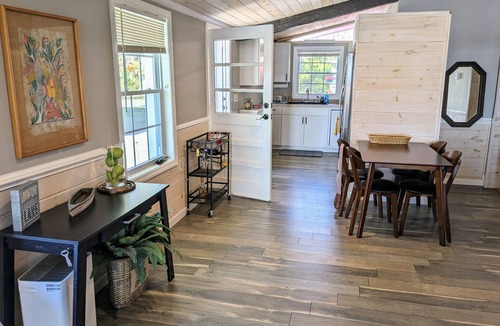 Lake Waccamaw House | DOCKTAILS CABANA! Lake Front! HUGE outdoor space!