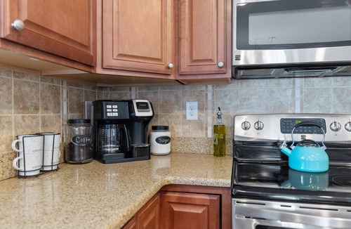 Littleton Cottage | Dog Friendly, 370+ ft of Waterfront, dock access and kayaks!