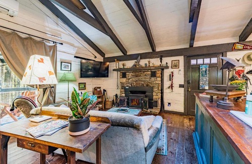 Fairview House | Dog-Friendly Cabin with Decks and Mountain Views!