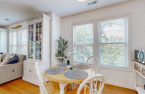 St. James Condo | Dog-friendly condo w/pool, tennis court, & coastal charm for a relaxing getaway