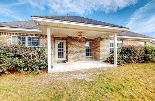 Pooler House | Dog - Friendly Home w/Large Yard in Pooler