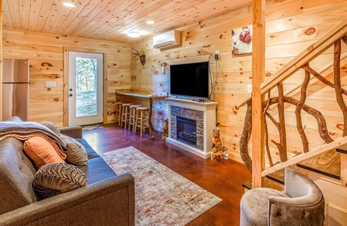 Scaly Mountain House | Dog-friendly mountain-view house with near skiing with Starlink internet