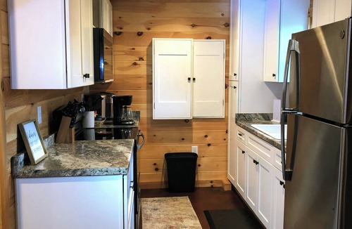 Scaly Mountain Cabin | Dog-friendly, Mountain views, Starlink internet, 8.5 miles to Highlands