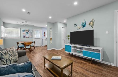 Emerald Isle House | Dog Friendly - Walk to Bogue Inlet Pier