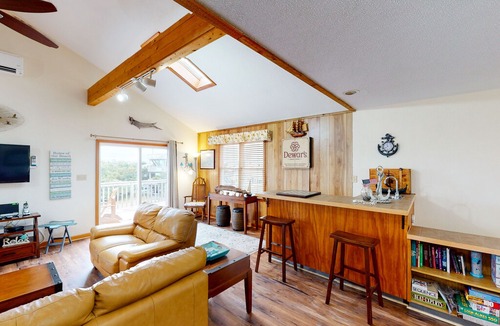 Avon House | Dog-Friendly Waterfront Home w/Free WiFi, Private Hot Tub, W/D, & Shared Pool