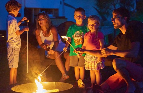 Coinjock Cottage | Dogs Welcome! Cottage in Amenity-Filled Currituck NC Campground (J03)