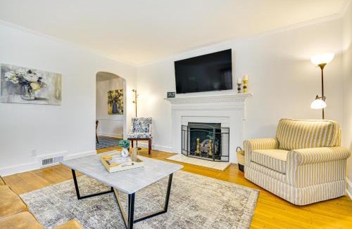 High Point House | Dogwood Cottage with Fireplace 1 Mi to University