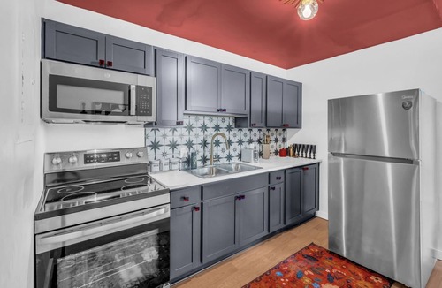 Buena Vista Apartment | Dolly Parton 2BR Retreat Near Broadway and Downtown
