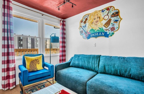 Buena Vista Apartment | Dolly Parton 2BR Retreat Near Broadway and Downtown