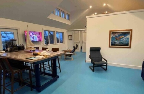 Minnesott Beach House | Dolphin Watch Bahamas Style w/ boatdock 5 min to Oriental and Ferry