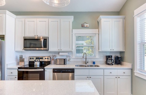 Corolla Light Condo | Don’t Worry, Beach Happy at Beacon Quarters