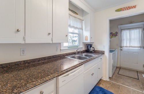 Wilmington Beach House | Dooley's Place | Pet-Friendly, Near Beach