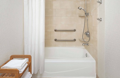 Durham Hotel | DoubleTree Raleigh Durham Airport at Research Triangle Park