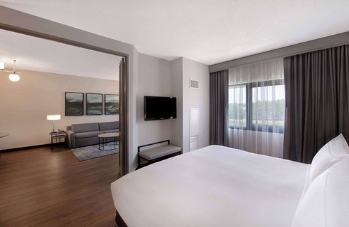 Durham Hotel | DoubleTree Suites by Hilton Raleigh - Durham