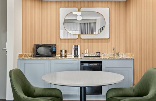 Durham Hotel | DoubleTree Suites by Hilton Raleigh - Durham