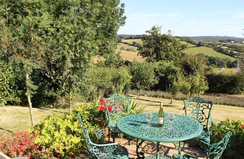 Holcombe Burnell House | Down House Farm DEVON - Sleeps 10, period farmhouse, Dartmoor & Exeter, EX6 7SA