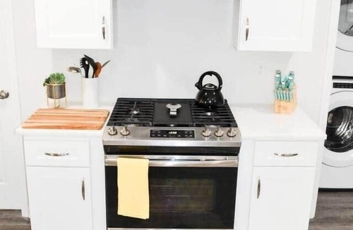 Downtown House | Downtown - 2 bed, 2 bath