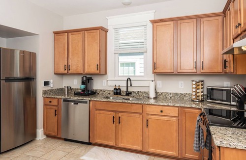 Wilmington House | Downtown 3BR Gem - Hot Tub - Covered Parking - Fenced Yard