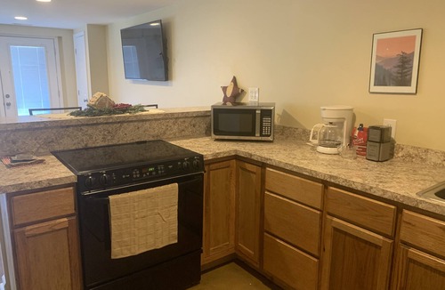 East End - Valley Street Apartment | Downtown Asheville Hideaway