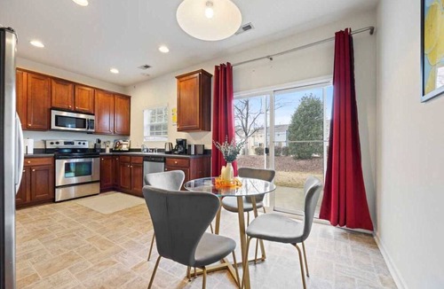 Durham House | Downtown Bliss on Suncrest Ct