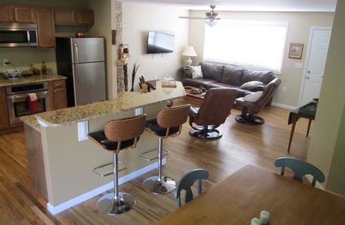 Brevard Cottage | Downtown Brevard Cottage - Hot Tub/ Walk To Town