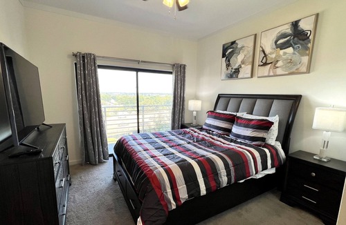 Fourth Ward Condo | Downtown Charlotte on N Church St