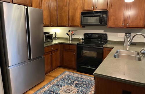 Greensboro Condo | Downtown Charmer