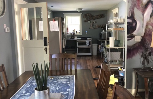 Hot Springs Cottage | Downtown Favorite! Hot Tub, Firepit, Cozy & Roomy
