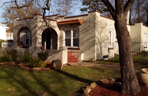Valdese House | Downtown Garcia, a Spanish bungalow convenient to Morganton, Hickory, Lenior