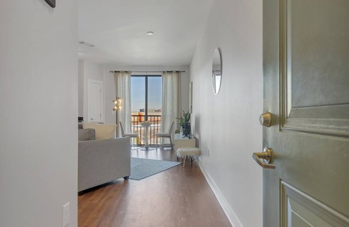 The Gulch Apartment | Downtown Gulch Apt with Gym