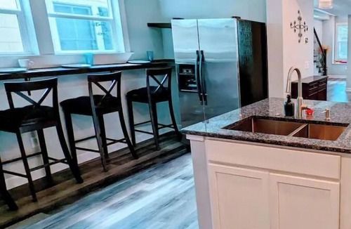 Wilmington House | Downtown Luxury: King Suite - Riverwalk/Castle St!
