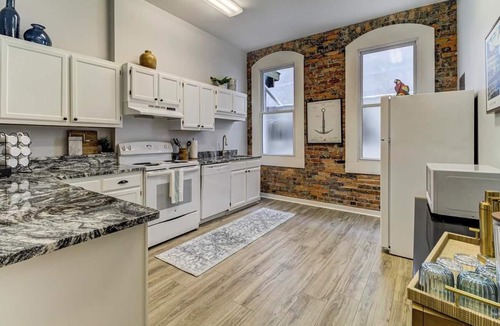 Wilmington Historic District Apartment | Downtown Luxury Loft