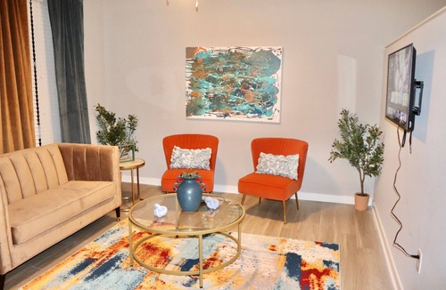 Optimist Park Apartment | Downtown luxury unit. Coffee station!