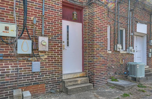 Mocksville Apartment | Downtown Mocksville Apartment - Walk to Shops!