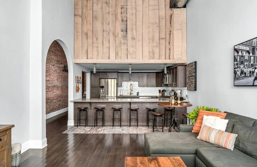 Downtown Nashville Condo | Downtown Music City Loft living! ~Steps from Broadway.